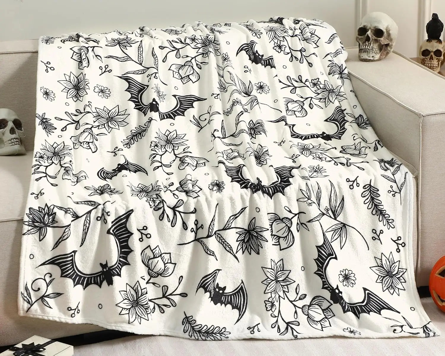 Cozy Halloween Throw Blanket – Cute Spooky Fall Decor